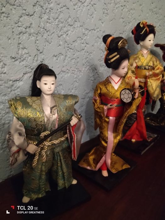 Quatro figuras de chinesas em porcelana