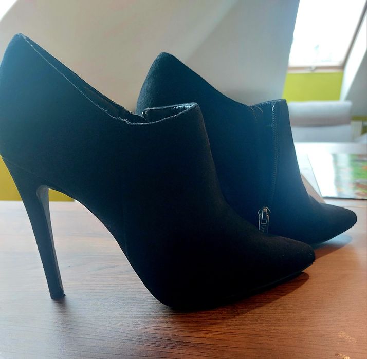 Botki na szpilce DeeZee, r. 40, jak nowe!