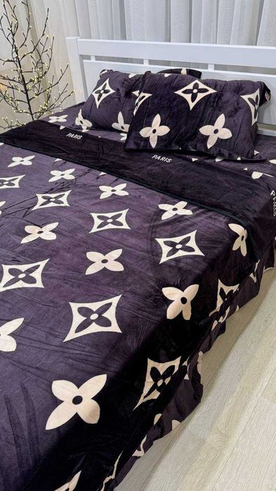 Постільна білизна ЄВРО Велюр "Vuitton Black"