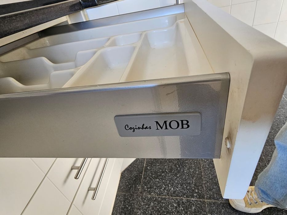 Vendo Armários Cozinha MOB