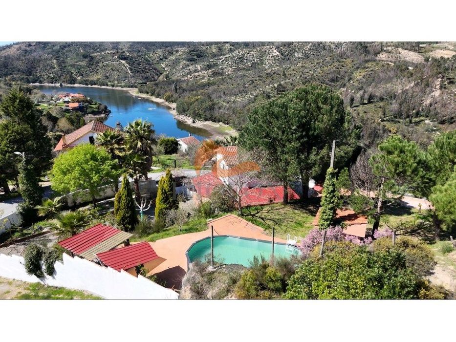 Quinta Vale Trabuco - Quintinha com vista deslumbrante para o rio M...