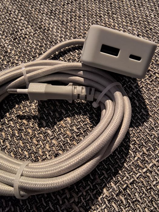 Ładowarka 2 X USB z kablem 3 metry.2 X 20W.