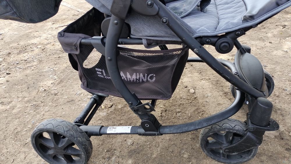 Продам прогулочную коляску