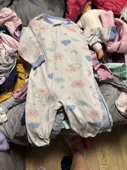 Отдам бесплатно пакет вещей на девочку 86-92