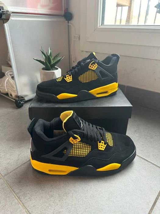 Jordan 4 Retro Thunder R.44