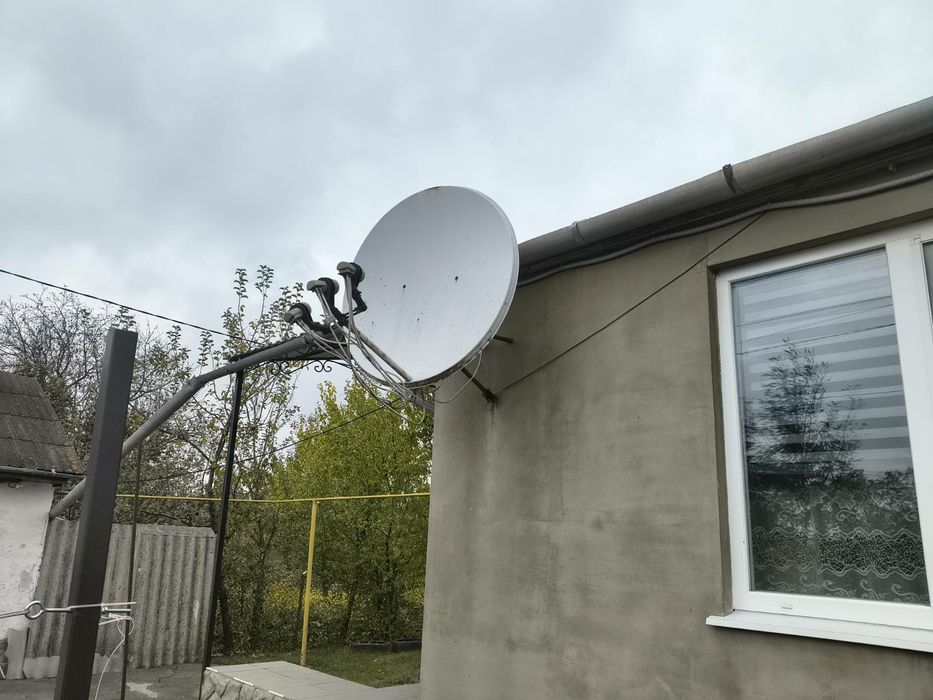 Продам супутникову антену.
