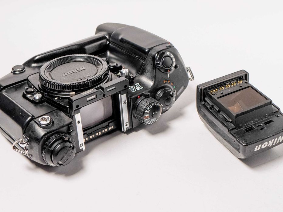 profesjonalna lustrzanka Nikon F4 na części / do naprawy !! UWAGA, SPRZEDAWANY BEZ battery packa mb-21 !!
