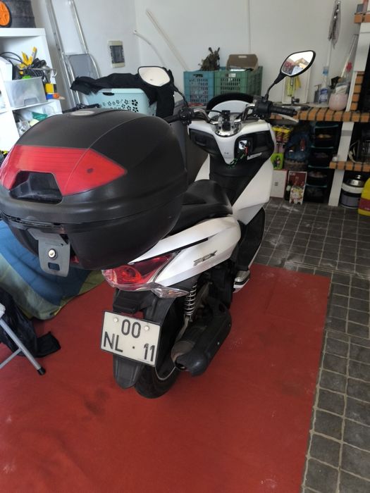 Honda PCX 125 poucos kms