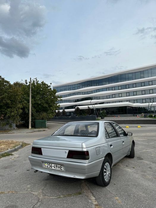Продам автомобиль Пежо 405