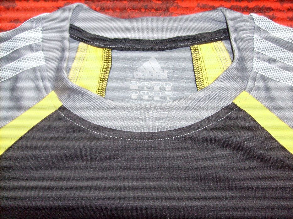 Новая футболка Adidas