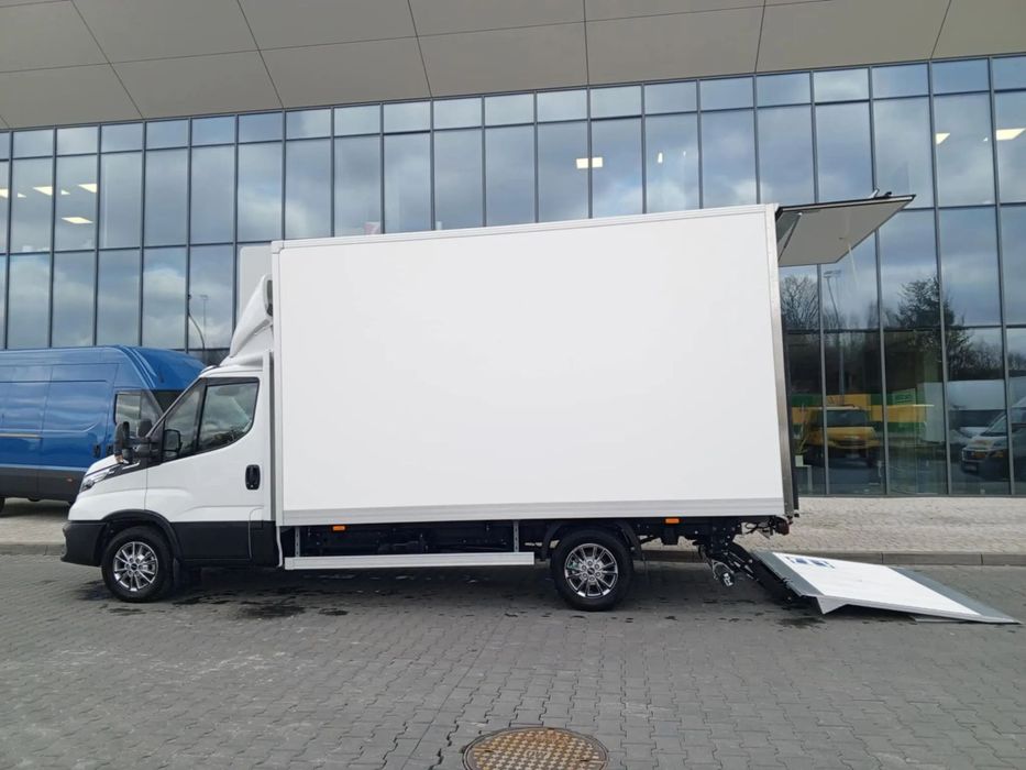 Iveco Daily 35S16H3.0A8  2025! Automat 3.0, Ledy, Kontener 8EP+winda 750kg, od ręki! na placu