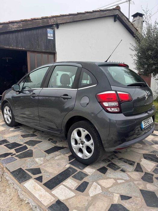 Carro C3 1200 gasolina