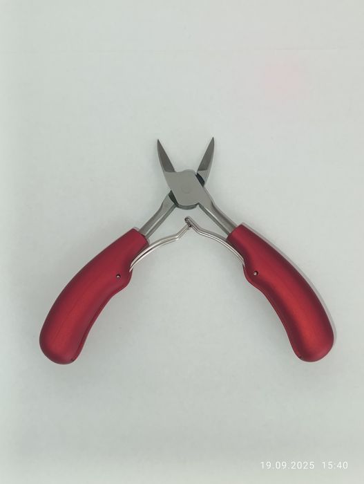 Кусачки для корекції нігтів та видалення омертвілої