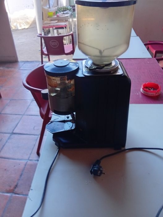 2 moinhos de café