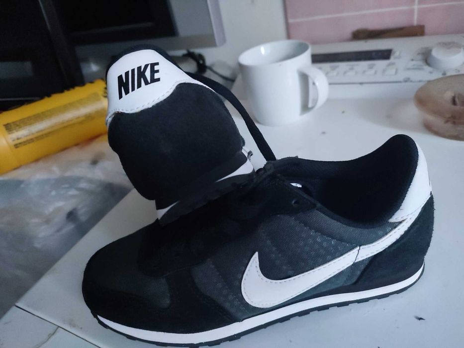 кроссовки AIR Nike розмір 36 з Німеччини оригінал
