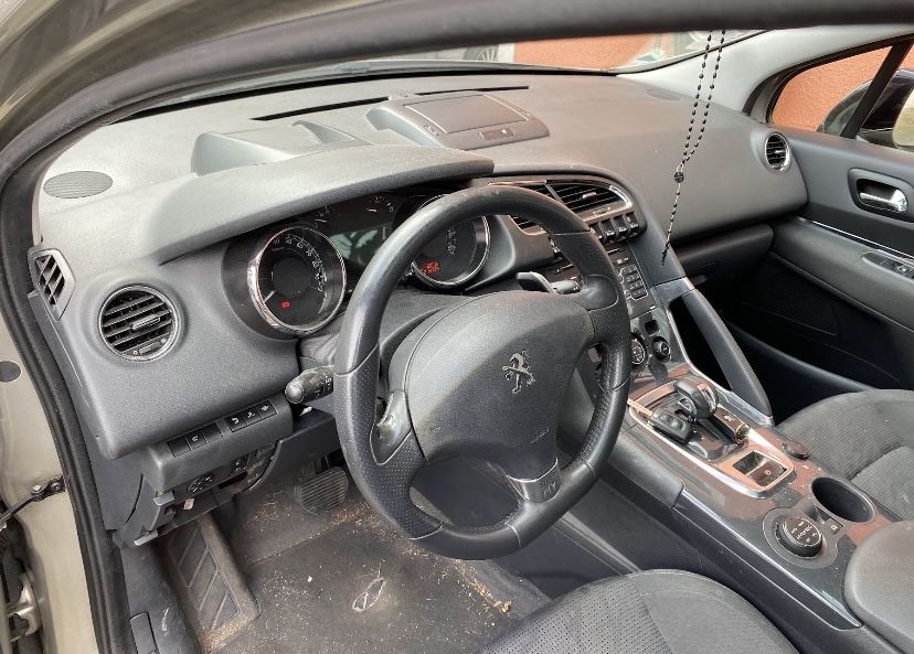 Peugeot 3008 hibrida para peças