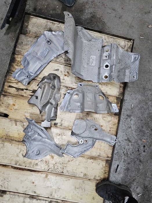 Osłona Termiczna Podwozia Wydechu Tunelu Prawa Lewa Audi Q5 8R 2.0TDI