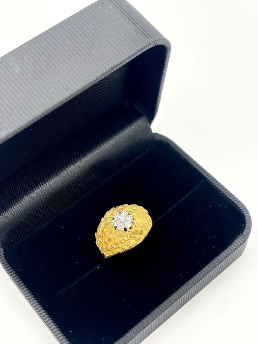 Pierścionek w 18k złocie z brylantami fantazyjny 0,20ct