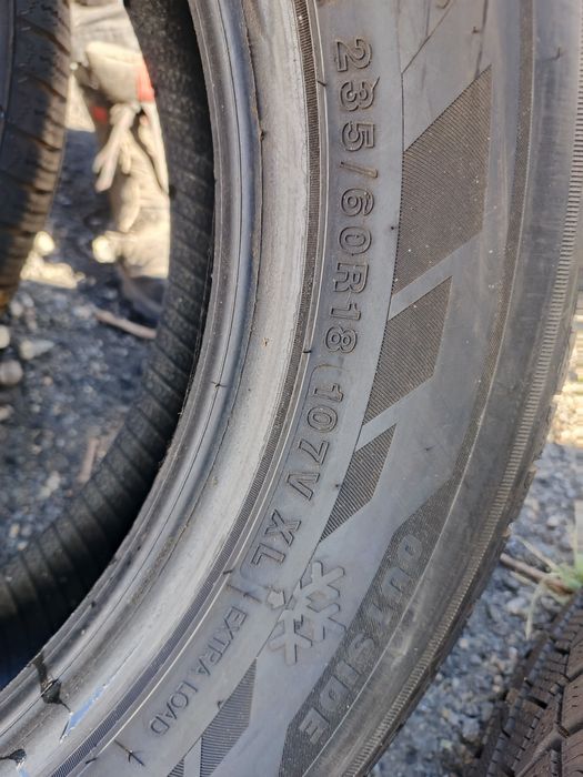 Opony zimowe jak nowe 235/60/18 Zeetex 2 sztuki 23r