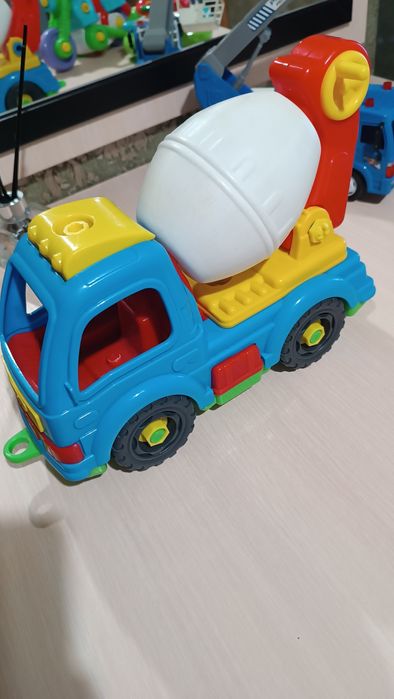 Іграшки дитячі, техніка для хлопчика.