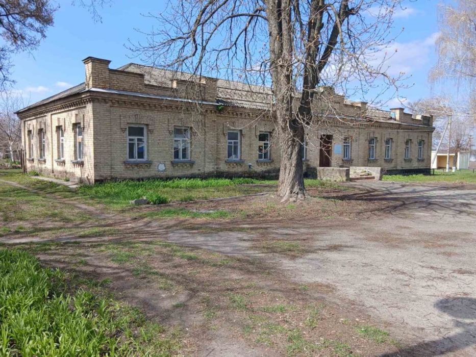 Продаж комерційного приміщення, площа 696 кв. м
