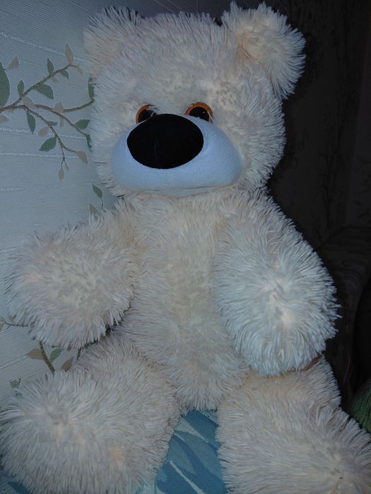 Ведмедик, м'яка іграшка, розмір в положені сидя  20см*35см.