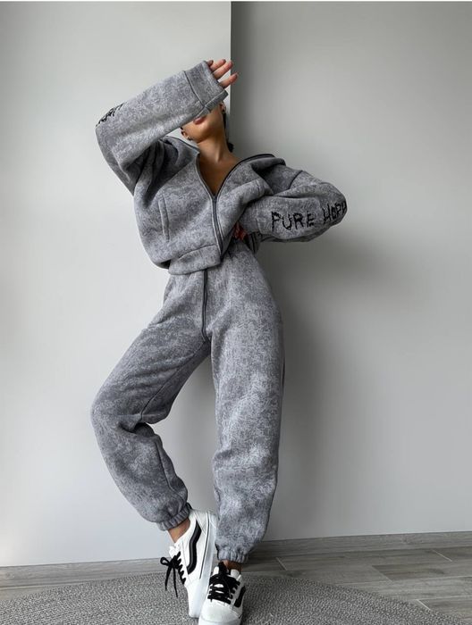 Продам   костюм.