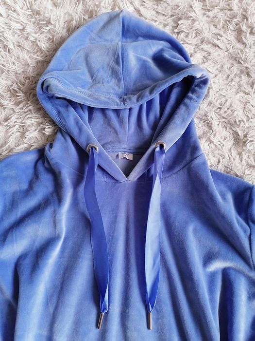 Wiosenna bluza damska błękitna welurowa kaptur ML