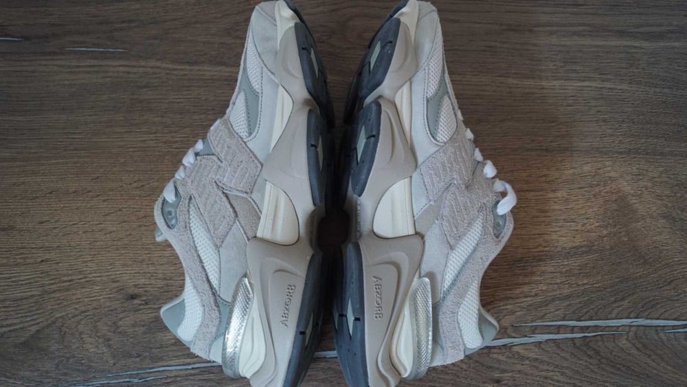 Nowe New Balance 9060 Grey/Bone | Rozmiar 42