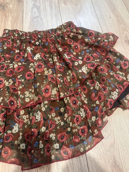 Spidniczka mini rozkoszowana w kwiatki