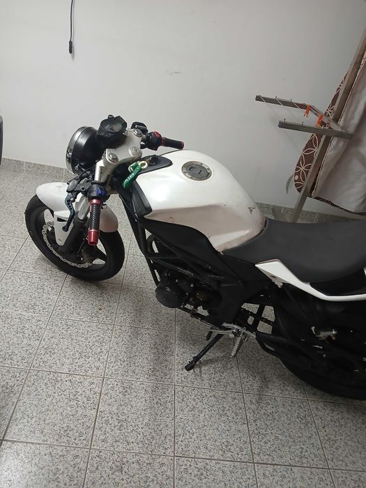 Vendo mota 125 em bom estado