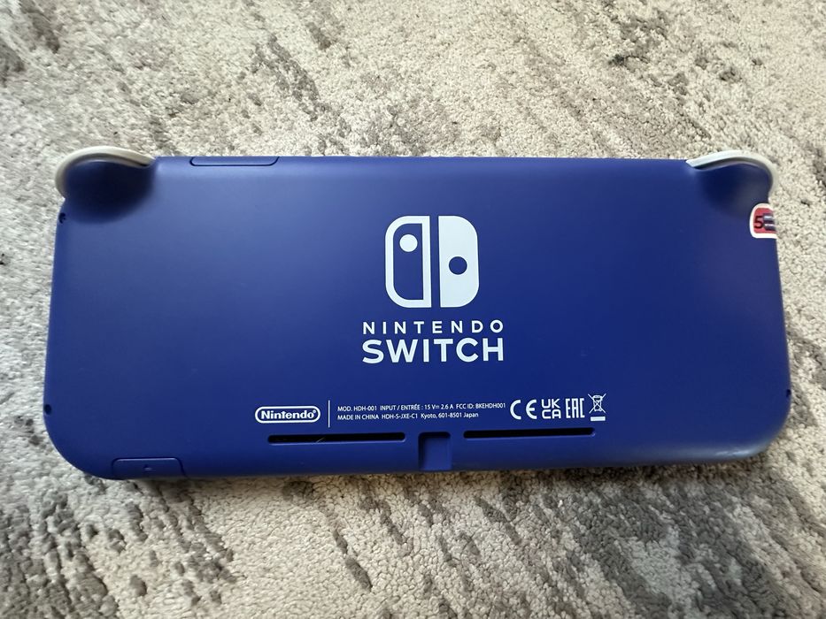 Приставка Nintendo switch lite