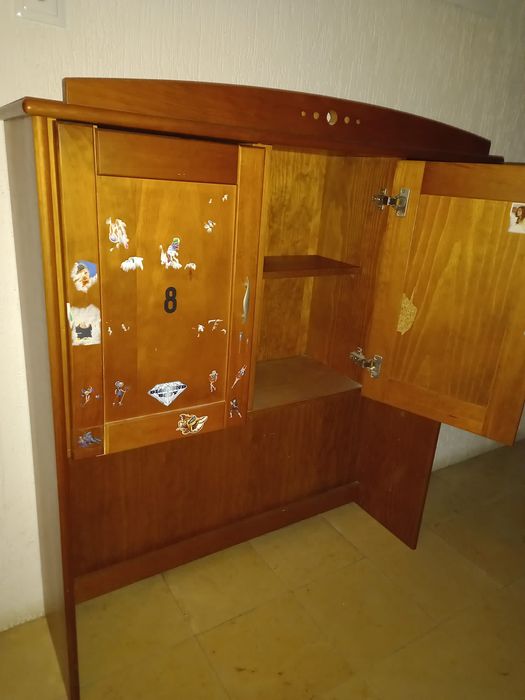 Móvel em Madeira Maciça