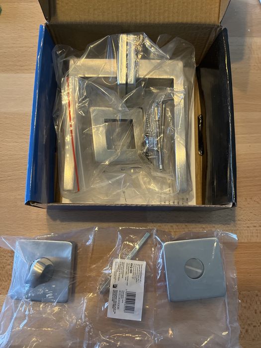 Klamka z rozetą lazienkową Infinity line inox Quatro KUQ 500