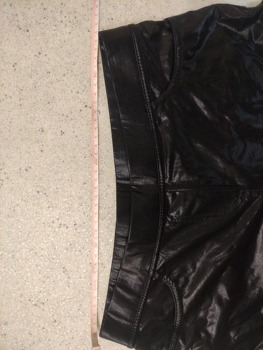 Виниловые штаны брюки