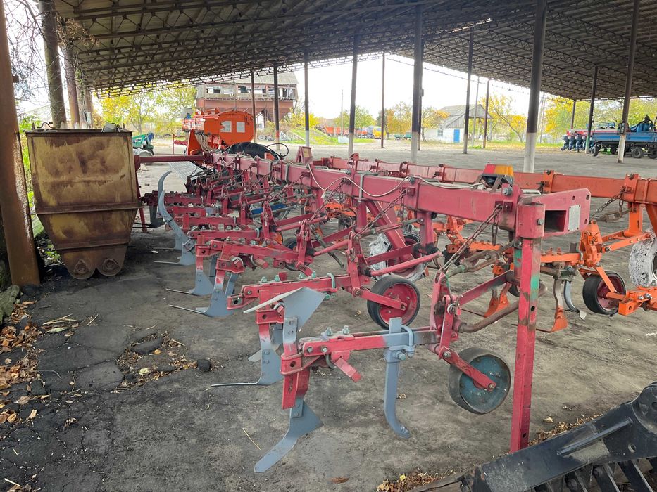 Культиватор просапний міжрядний КРНВ-5.6, 2012р