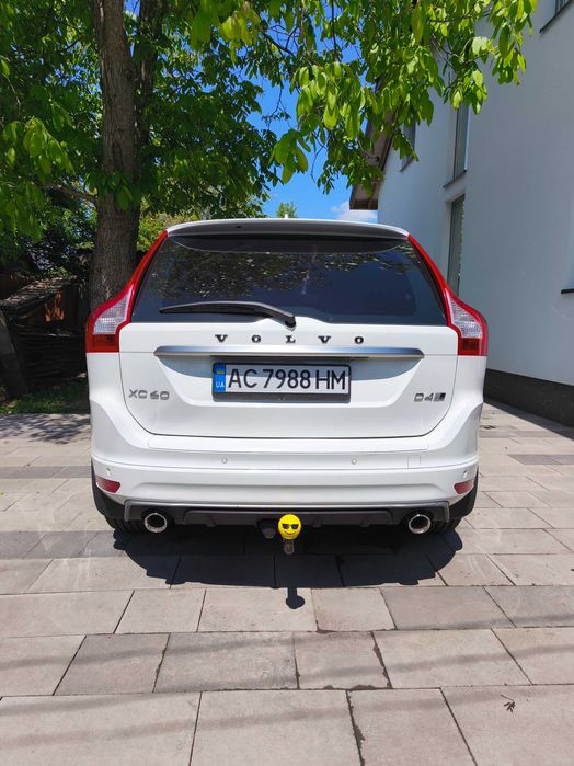 Volvo XC60 2017 2.4 R-Design