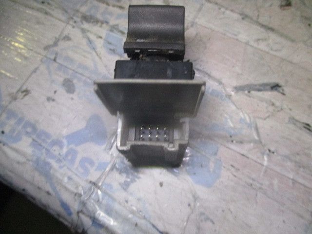 Comando / botão / interruptor vidros frente direito AUDI A6 (4B2, C5)