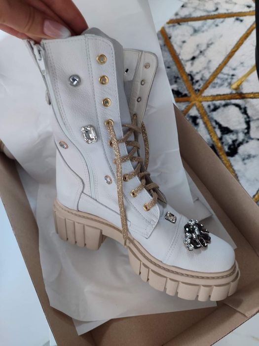 Eleganckie workery z ozdobami naturalna skóra kolory