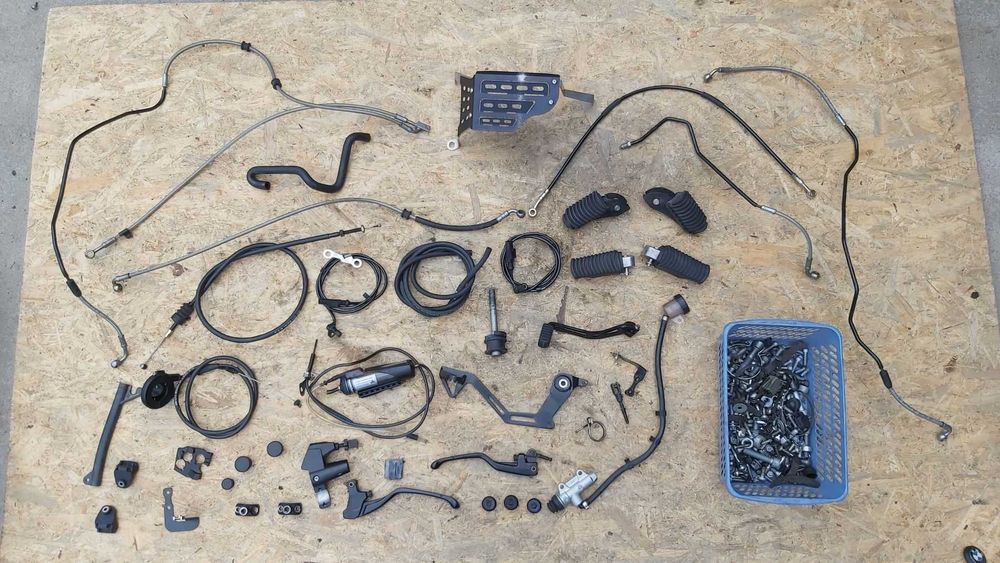 F800GS K72 obudowa podnozek kolo wahacz polka amortyzator os