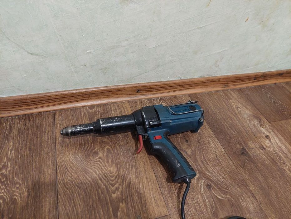 Электрозаклепочник заклепочник Time-proof TAC500  Отличное состояние