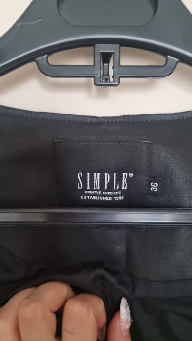 Długa Czarna Kamizelka Simple – Woskowany Materiał – Rozmiar 36 S