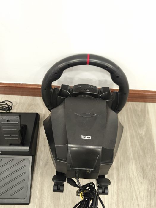 Volante e pedais PlayStation