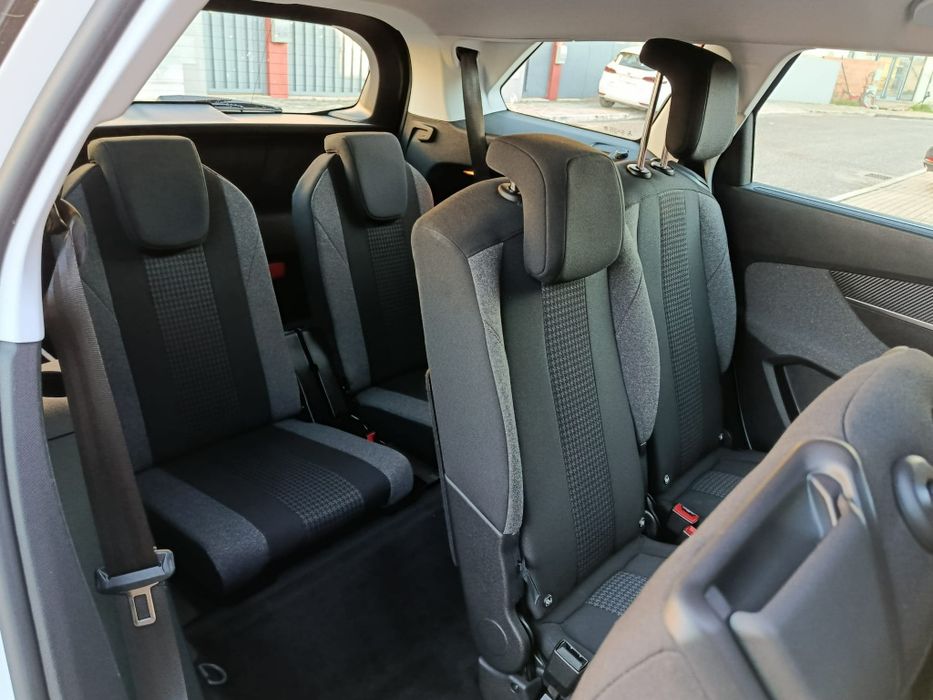 Peugeot 5008 Versão Puretech 1.2L - 2020/11