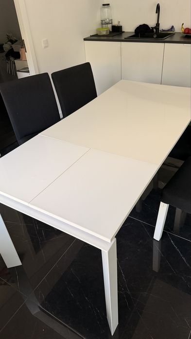 CONJUNTO mesa + 4 cadeiras