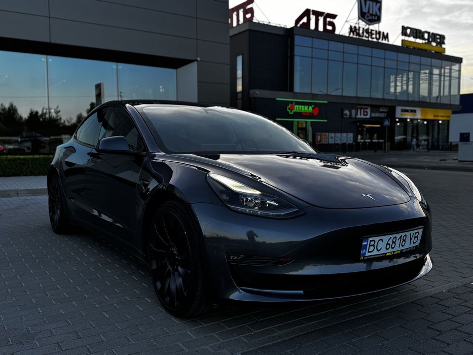 Tesla model 3 Perfomance