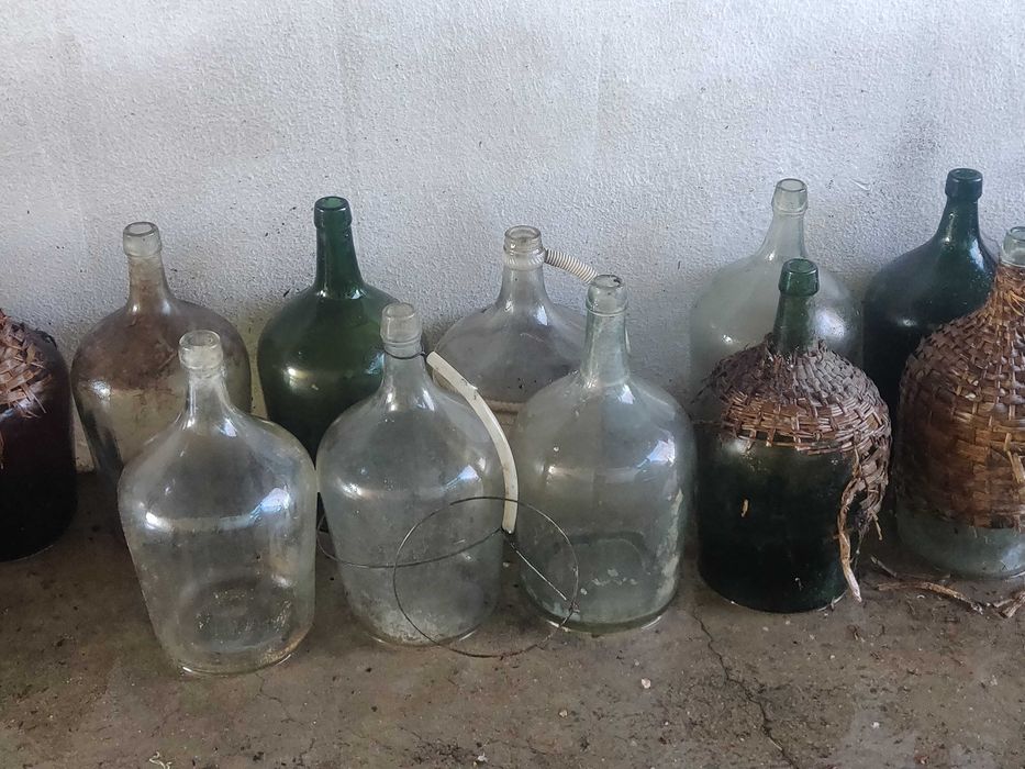 garrafões de vidro