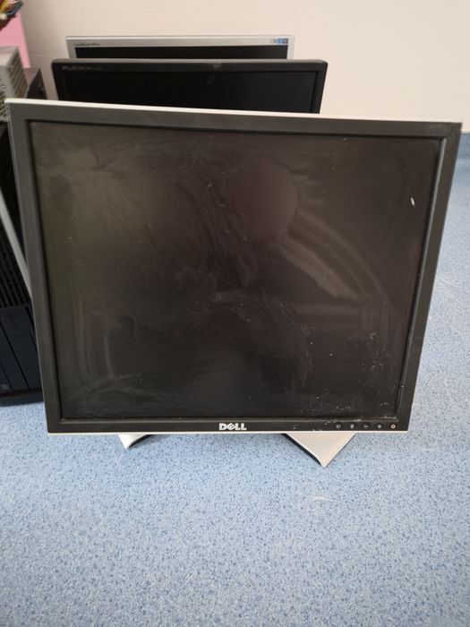 LCD Computer Monitors – Various Brands446683122458972163