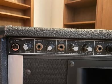 Amplificador Peavey KB 300 - 300W