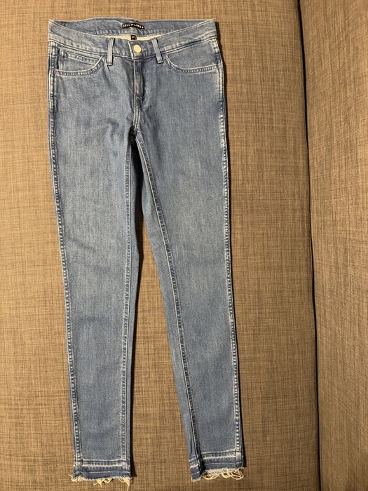 Jeansy Levi’s Line 8